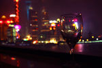 灯与酒杯