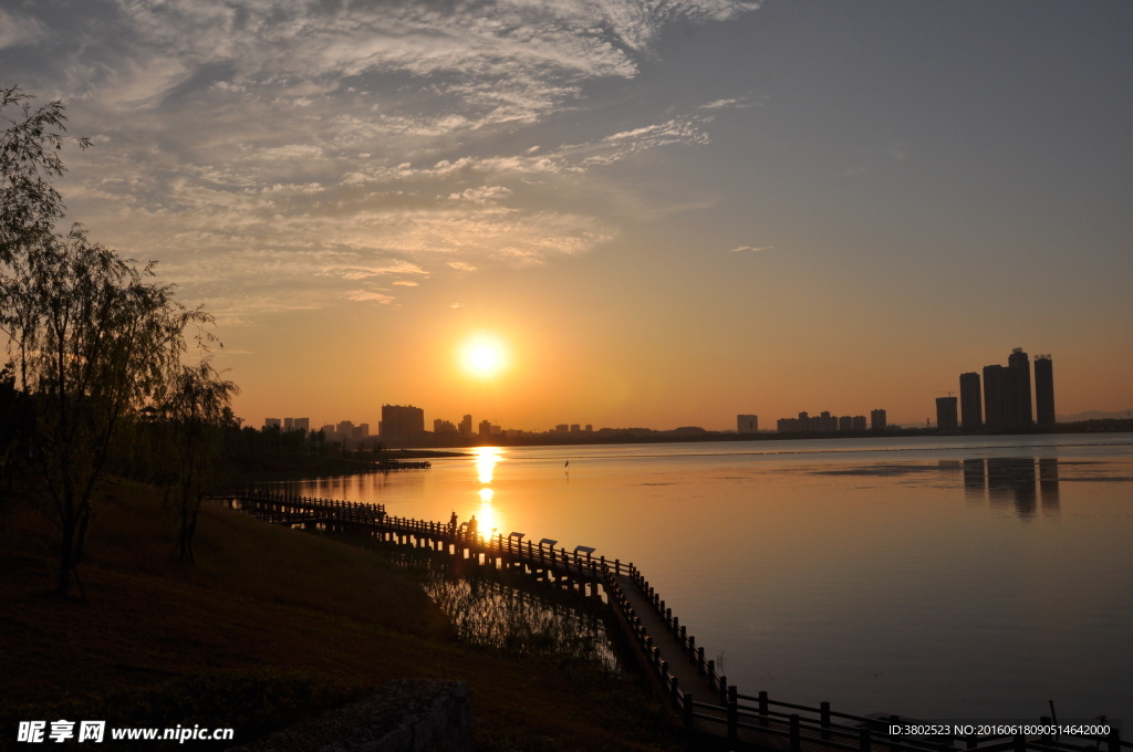 夕阳西下