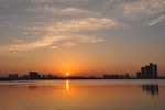 夕阳西下的松雅湖