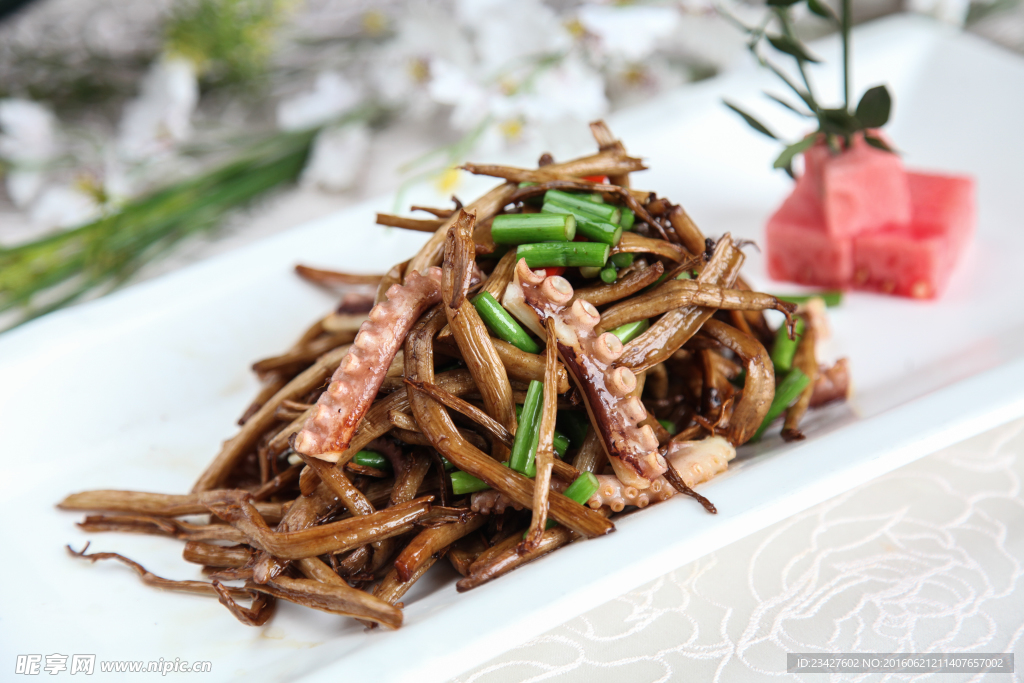 茶树菇八爪鱼
