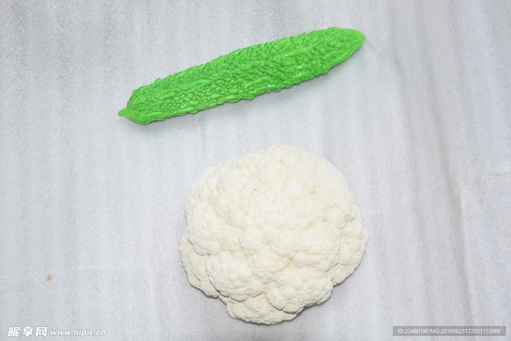 苦瓜和花菜石雕摄影