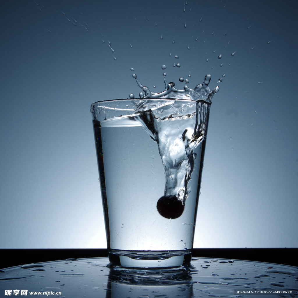 玻璃杯