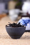 茶杯上的干茶