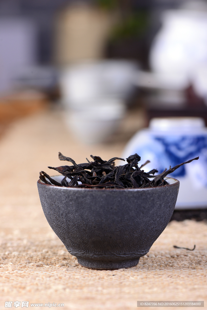 茶杯上的干茶