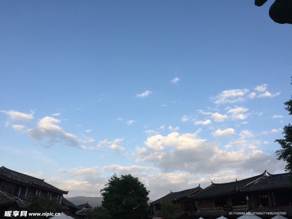 蓝天白云