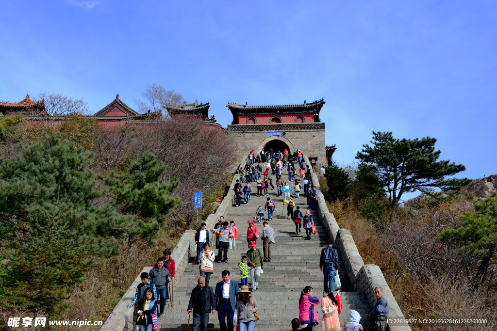 泰山山顶