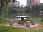湖边小憩