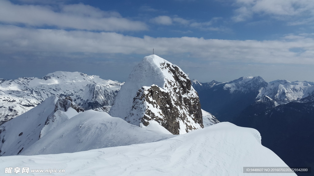 阿尔高雪山图片