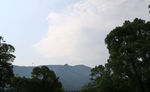 蓝天白云山峰