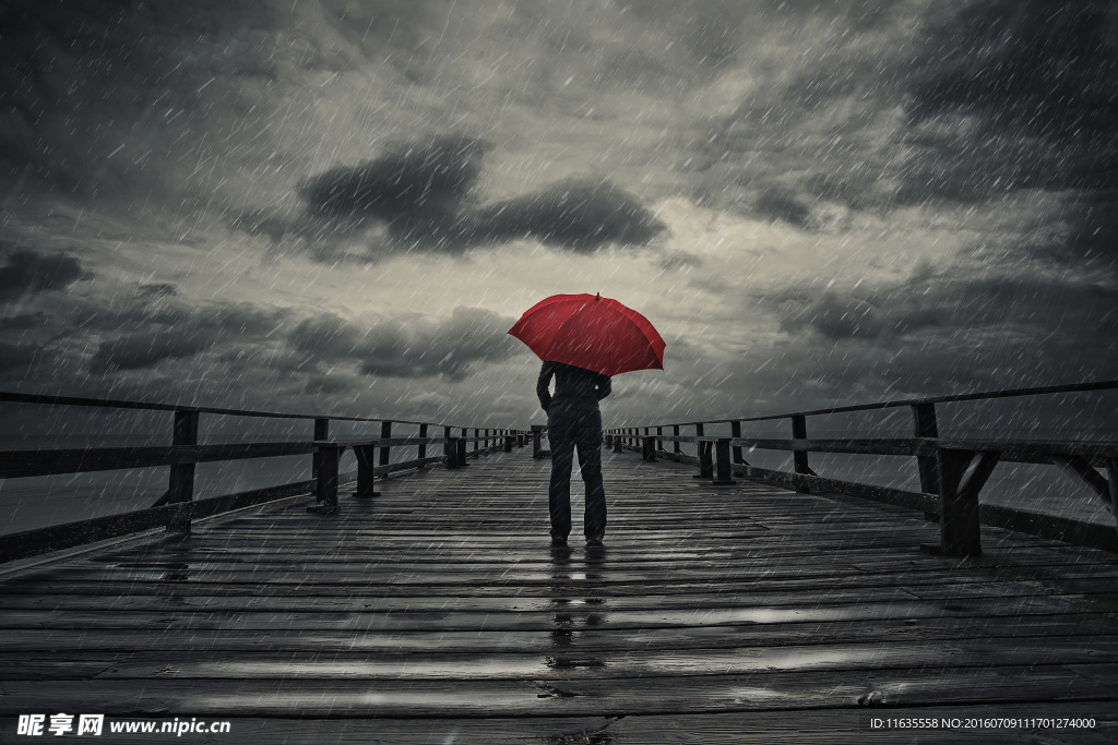下雨天的人物