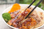 烤鸭肥牛拌饭