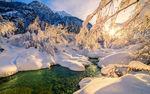 朝阳里的雪景