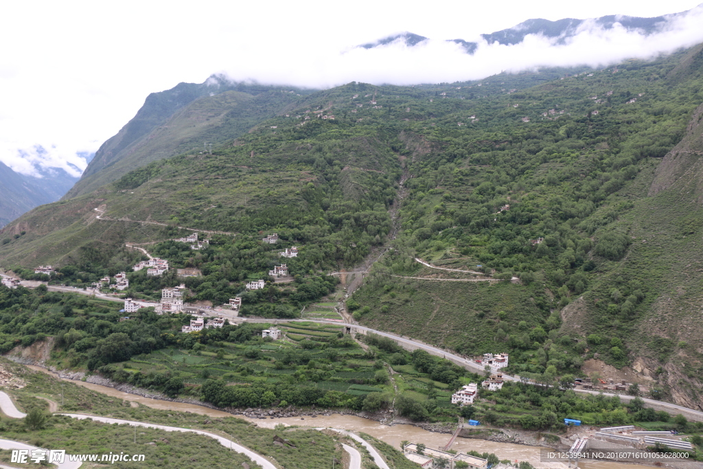 丹巴梭坡田园风景