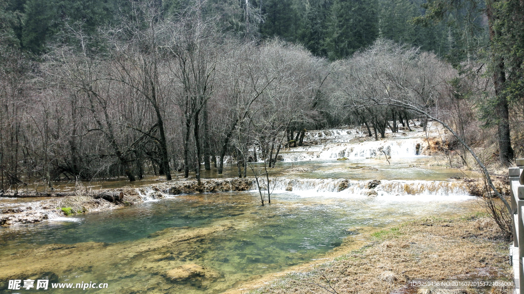 湖光山色