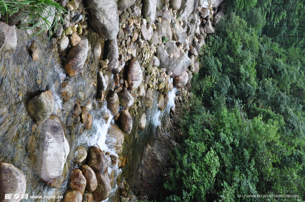 小溪 溪流