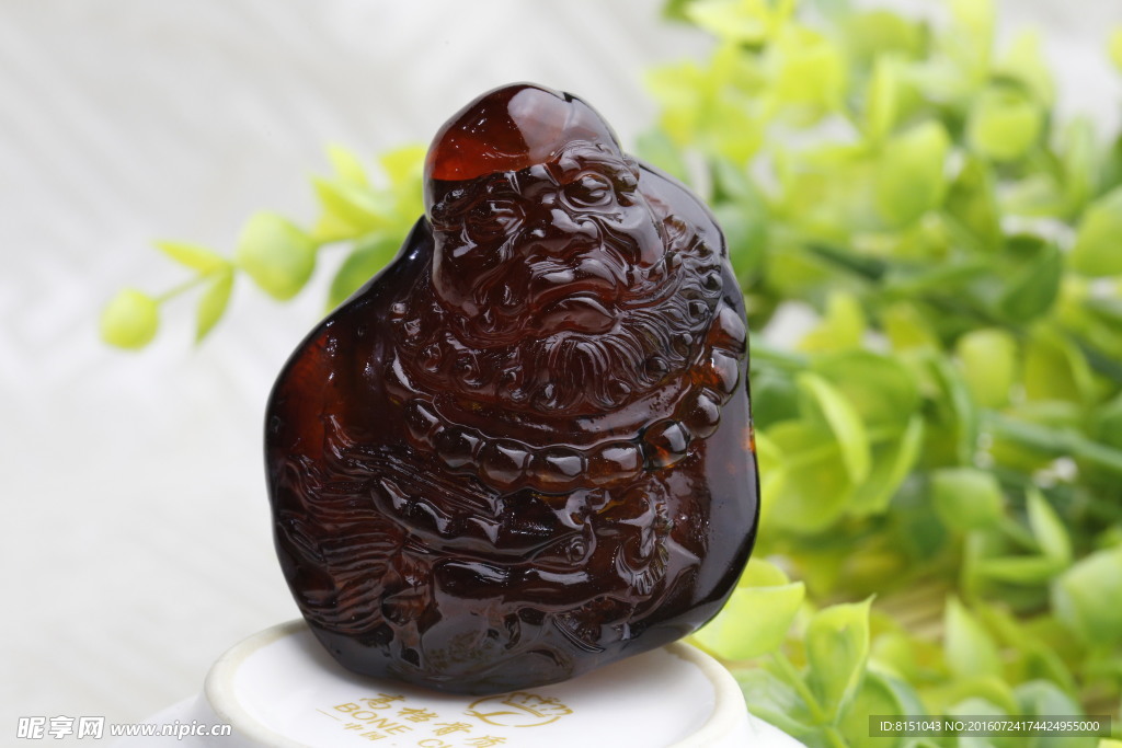 缅甸琥珀雕刻件