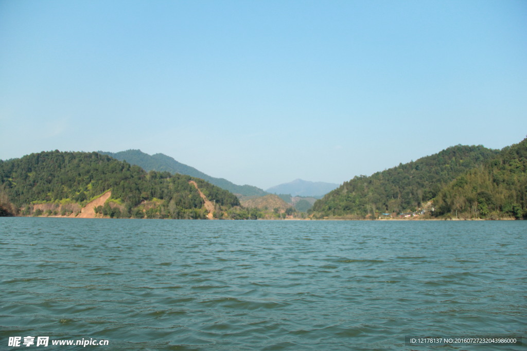 陡水湖上游