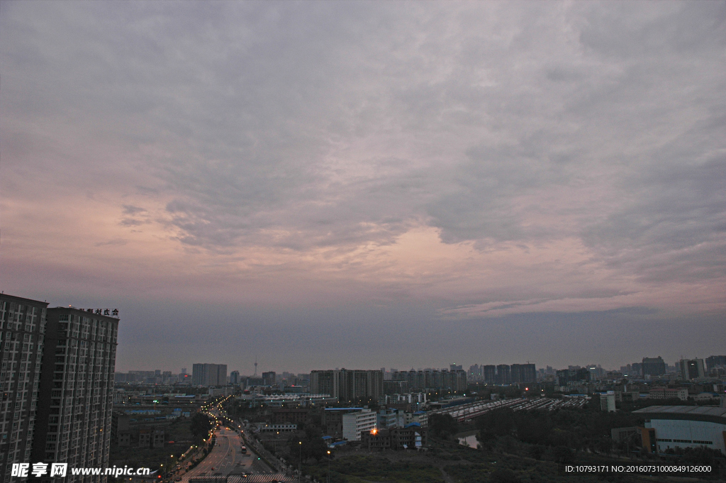 城市黄昏
