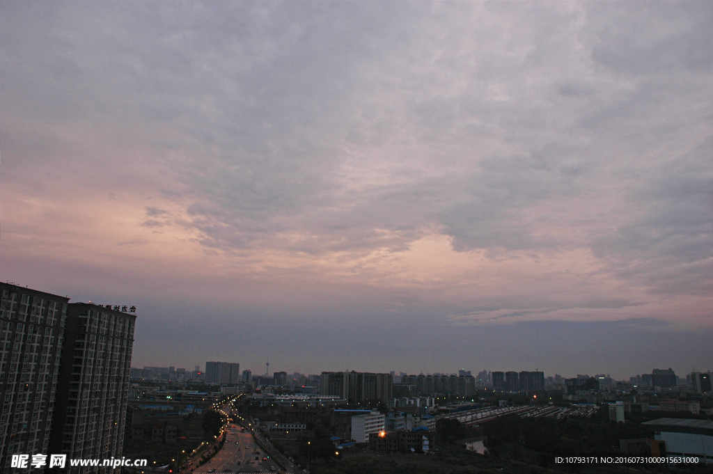 城市黄昏