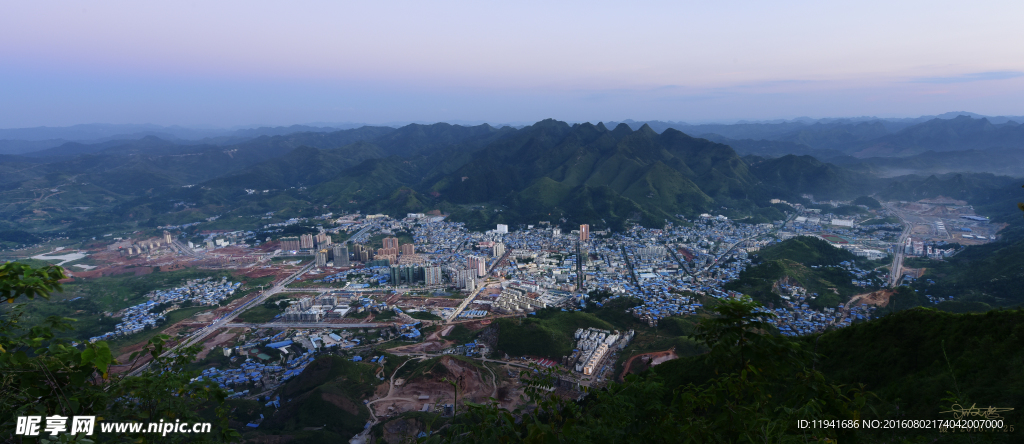 罗甸县城
