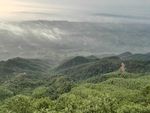 山顶日出浮云光晕