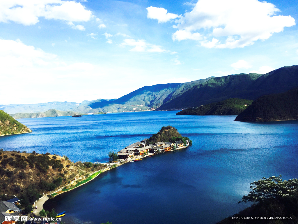 泸沽湖全景