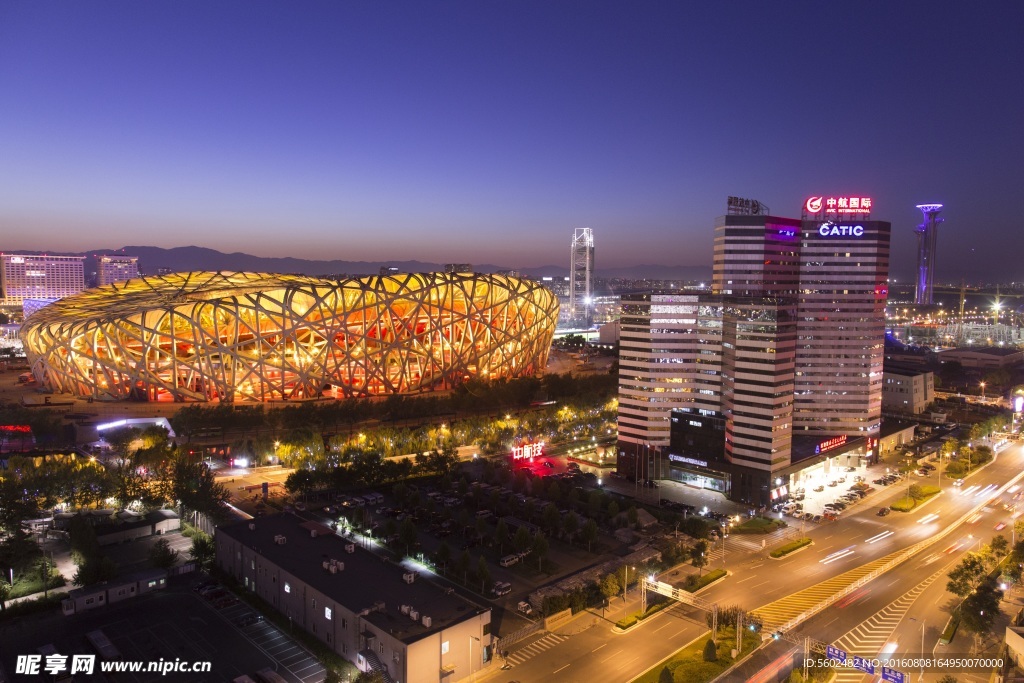 夜空下的北京鸟巢