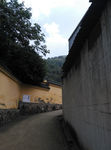 山脚下