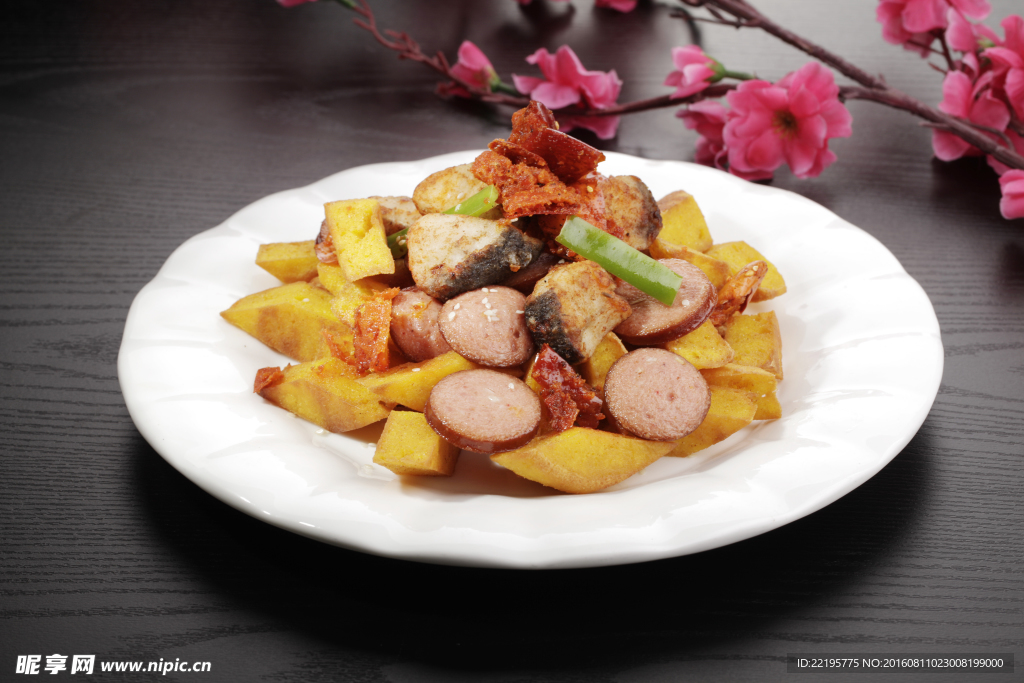 咸鱼饼炒香肠