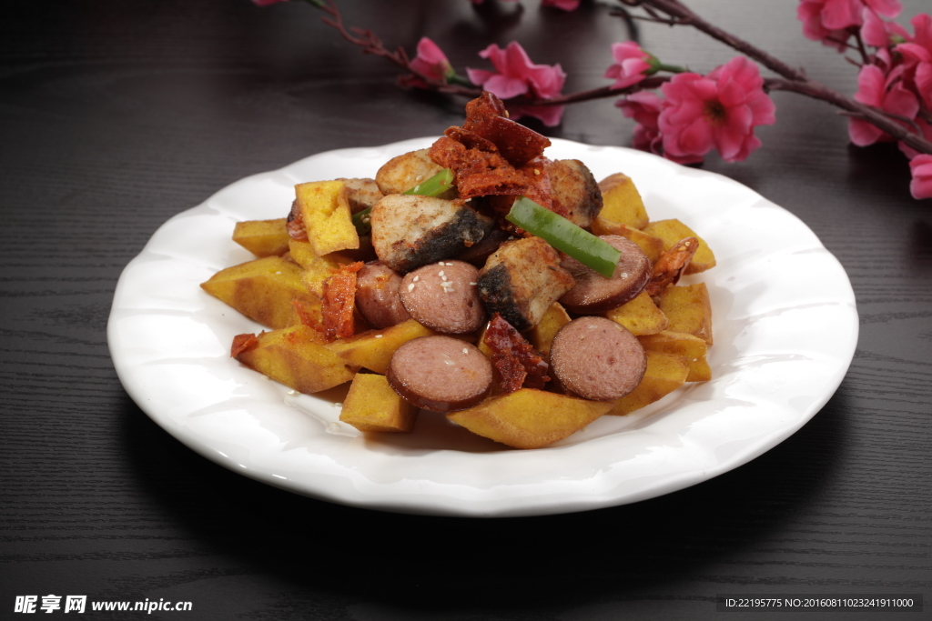 咸鱼饼炒香肠