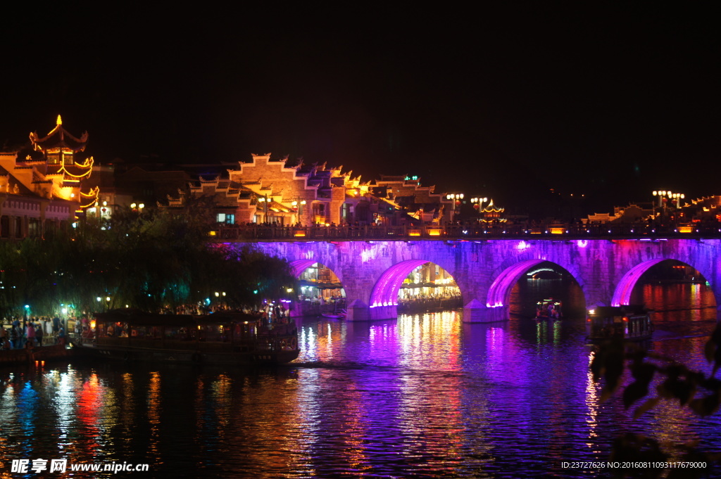 紫色夜景镇远河大桥