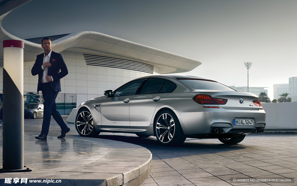 新BMW M6四门轿跑车