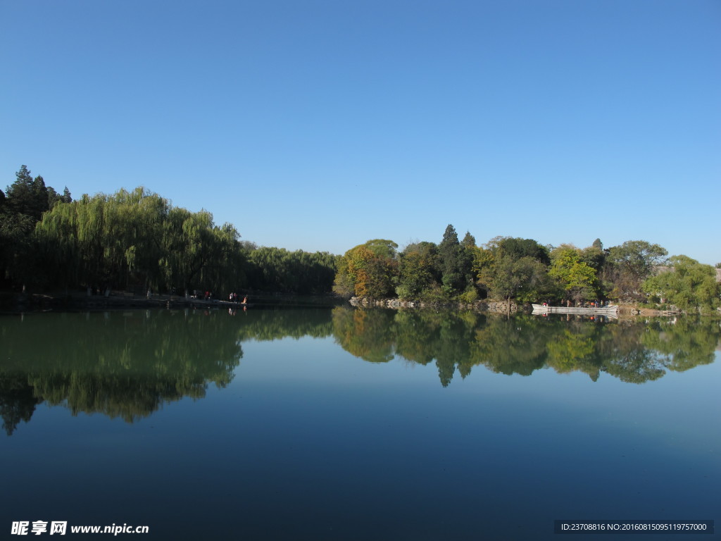 北京大学未名湖