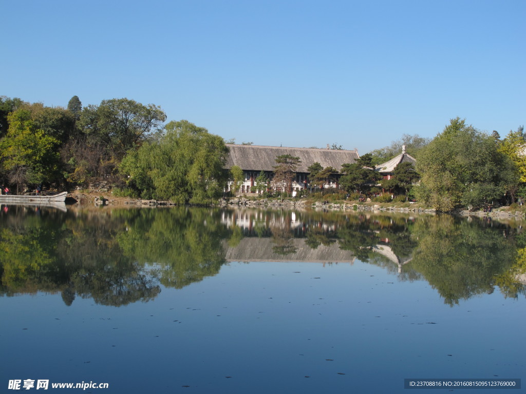 北京大学未名湖