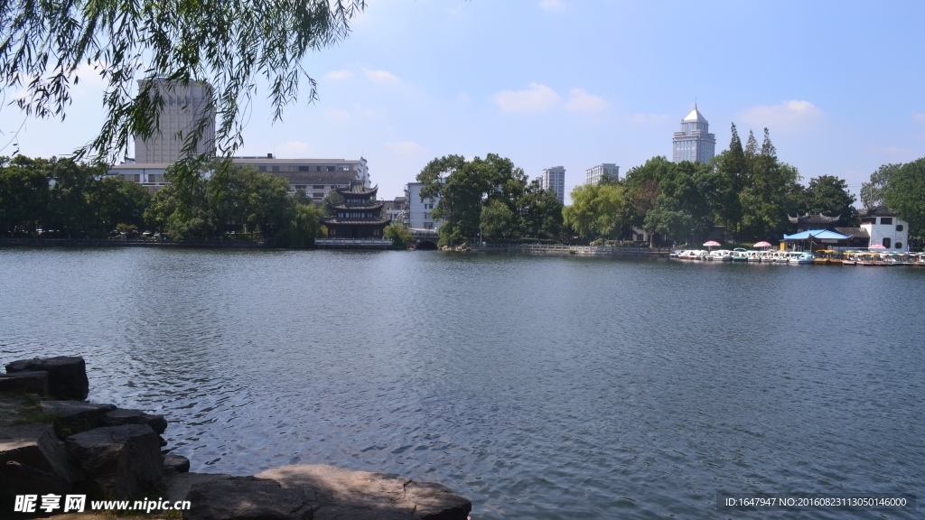 月湖