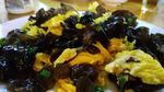 野生木耳炒鸡蛋菜肴摄影