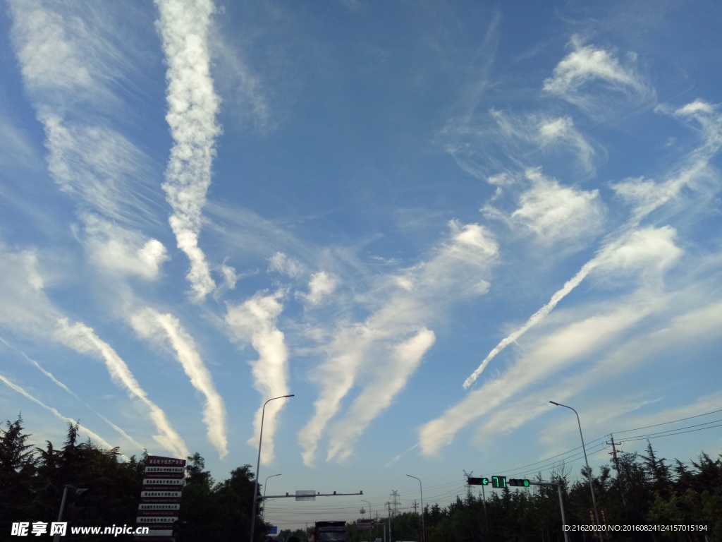 天空 蓝天