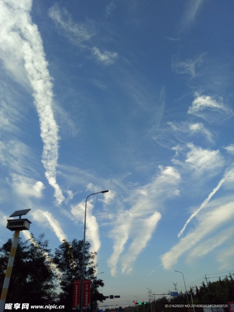 天空 蓝天