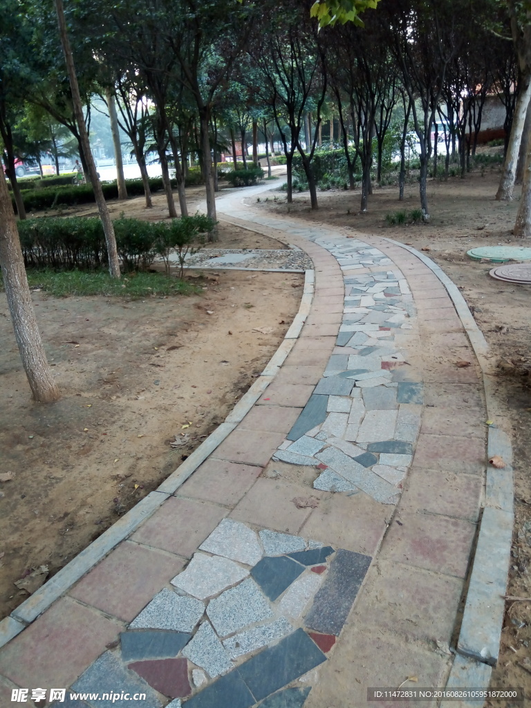 石板路