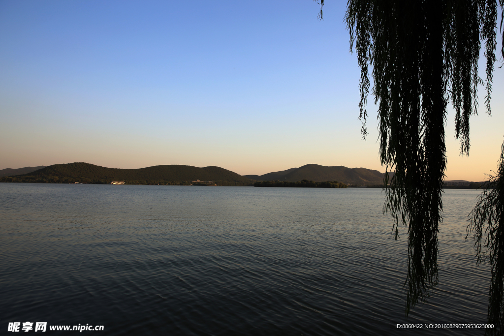 湖边风景