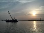 夕阳船舶