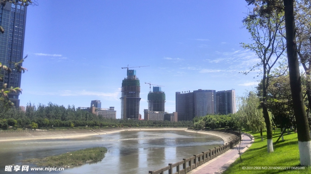 锦江河畔远眺五冶大厦