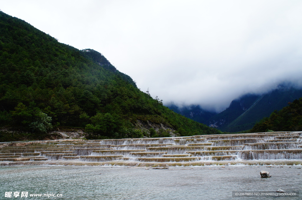 蓝月湖