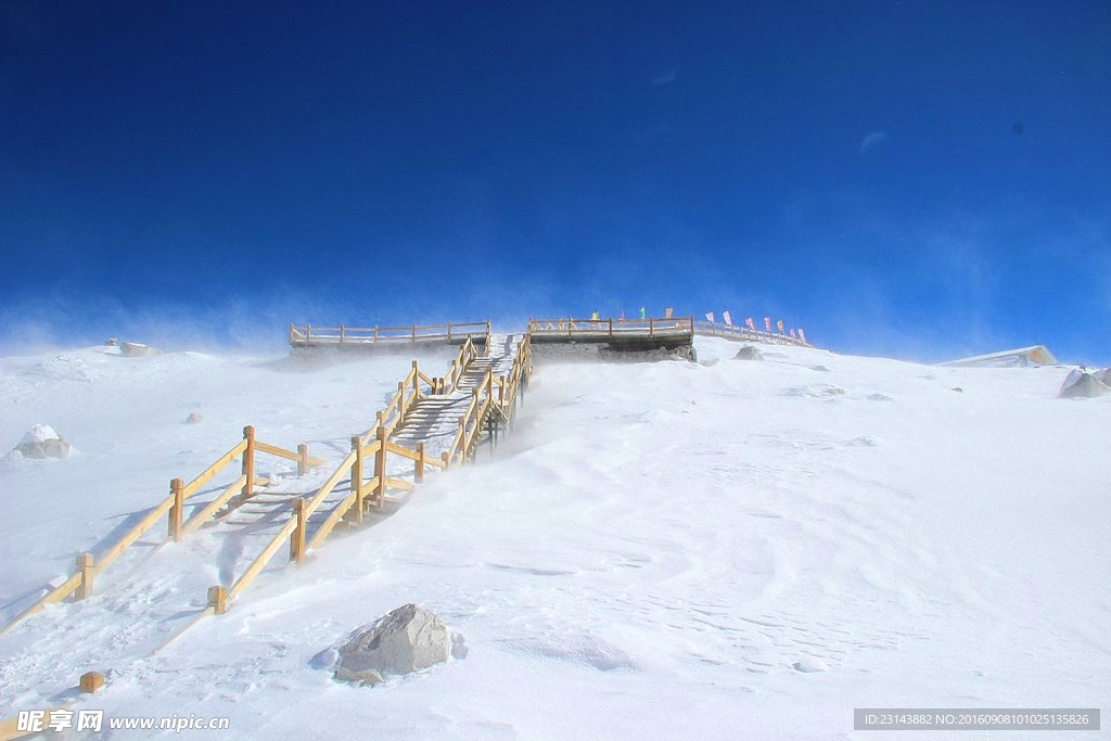 雪山