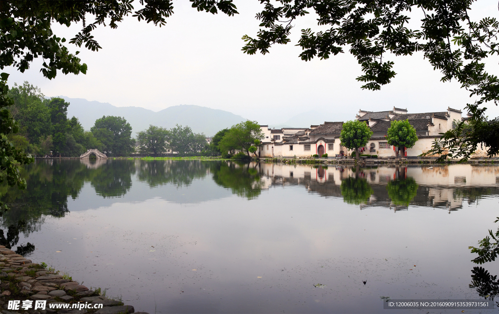 宏村湖畔