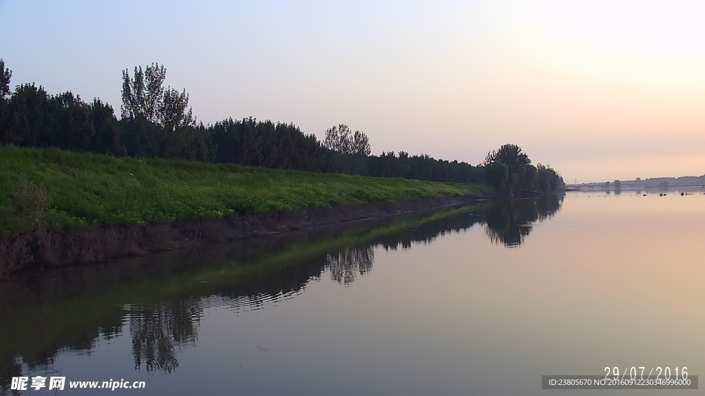 汾水岸边望夕阳