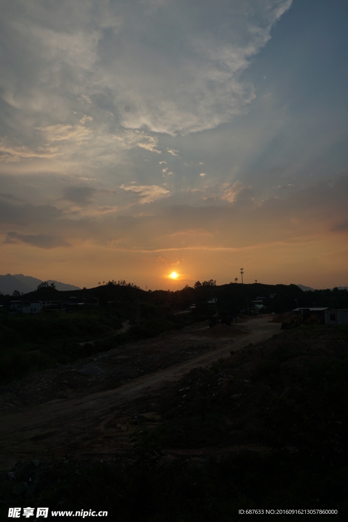 乡村日落夕阳西下