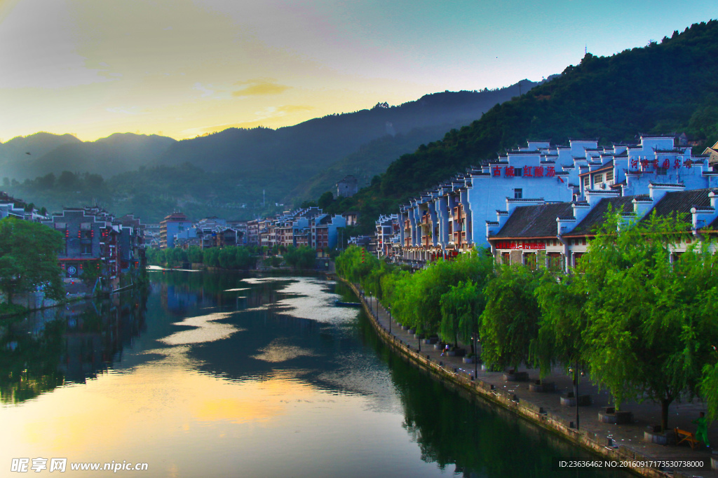 舞阳河畔风景