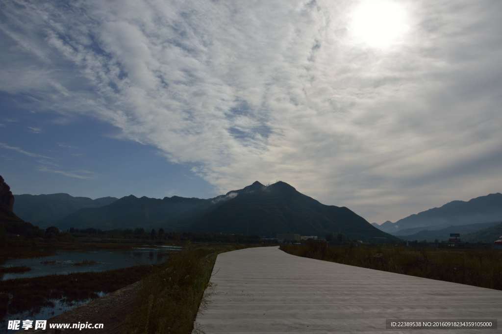 山高水长路漫漫