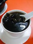 熟地瘦肉黑豆汤
